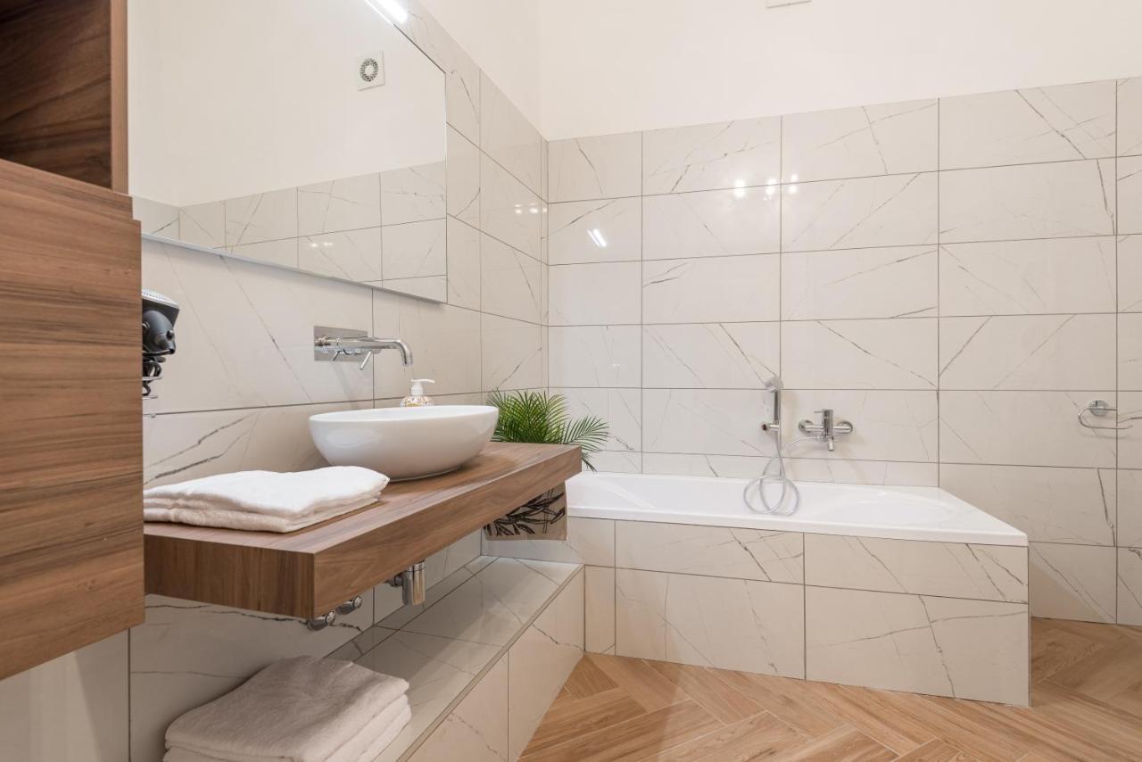 Classic Chic - Citta Alta Bergamo Buitenkant foto