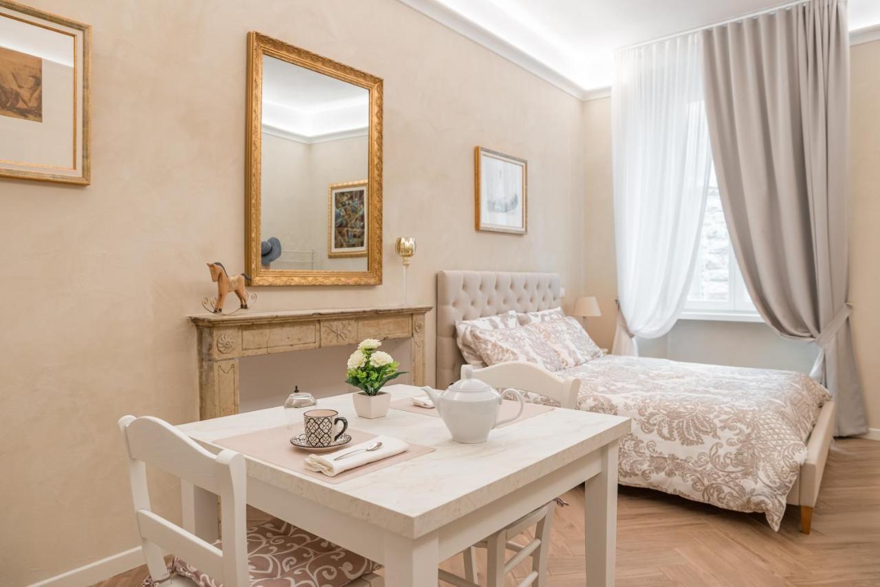 Classic Chic - Citta Alta Bergamo Buitenkant foto